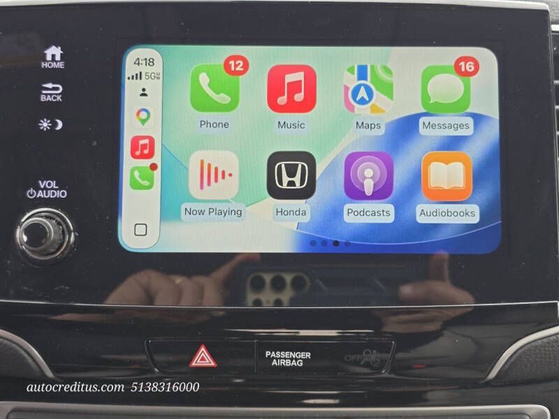 2019 Honda Pilot Touring w/Rear Captain's Chairs