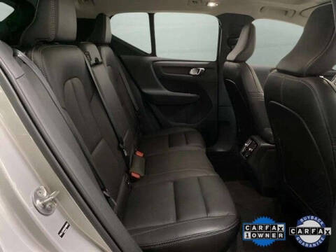 2025 Volvo XC40 B5 Plus Bright Theme