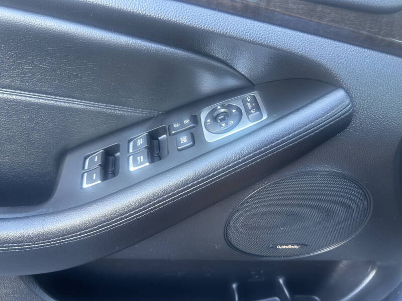 2016 Kia Cadenza Premium