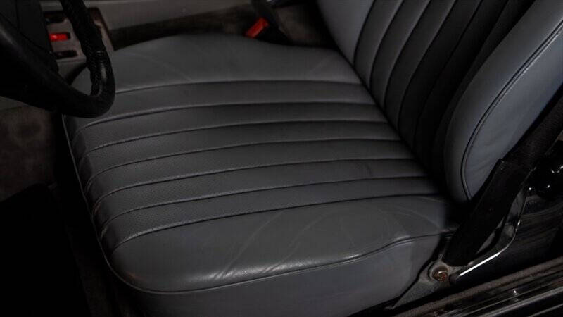 1987 Mercedes-Benz 560-Class 560 SL