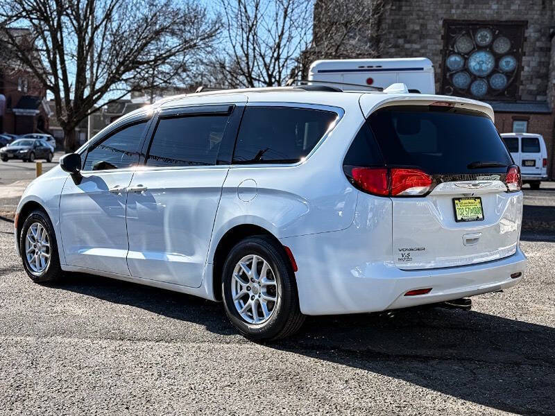 2020 Chrysler Voyager LXi
