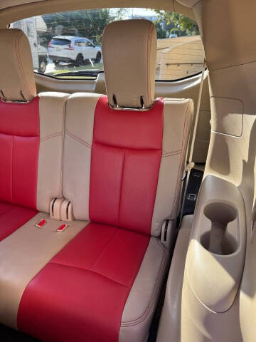 2017 Nissan Pathfinder SV