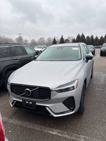 2025 Volvo XC60 B5 Plus Dark Theme