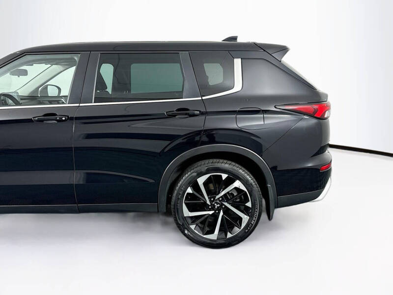 2023 Mitsubishi Outlander PHEV SE