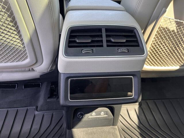 2024 Audi Q8 e-tron quattro Premium