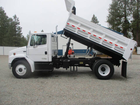 2001 Freightliner FL70 DUMP TRUCK FL70