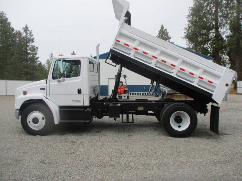 2001 Freightliner FL70 DUMP TRUCK FL70