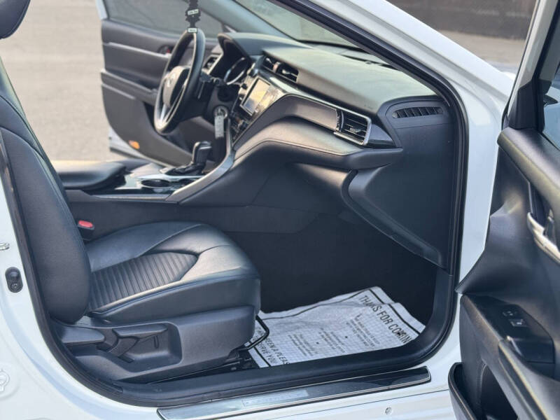 2019 Toyota Camry SE