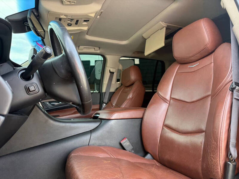 2016 Cadillac Escalade Luxury Collection