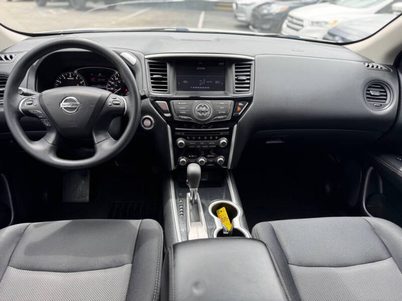 2019 Nissan Pathfinder S
