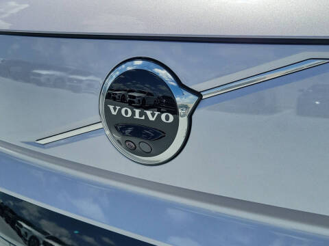2026 Volvo EX90 Plus