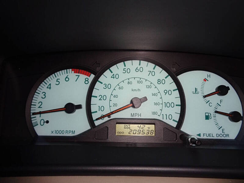 2004 Toyota Corolla LE