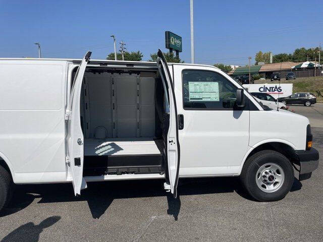 2025 GMC Savana 2500