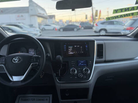 2016 Toyota Sienna L 7-Passenger