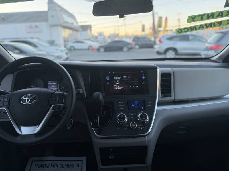 2016 Toyota Sienna L 7-Passenger