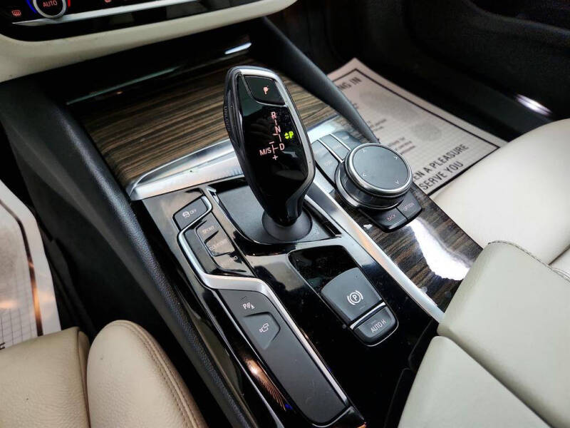 2019 BMW 5 Series 530i