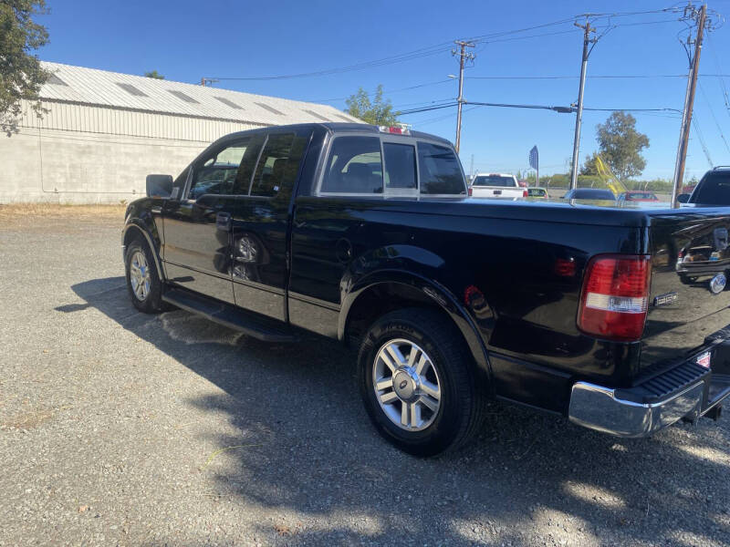 2004 Ford F-150 Lariat