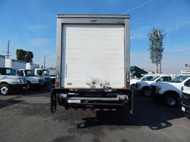 2017 Freightliner M2 106