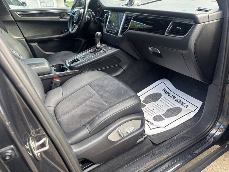 2017 Porsche Macan