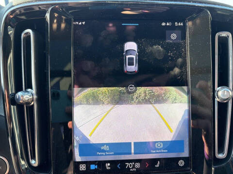 2023 Volvo XC40 B5 Plus Dark Theme