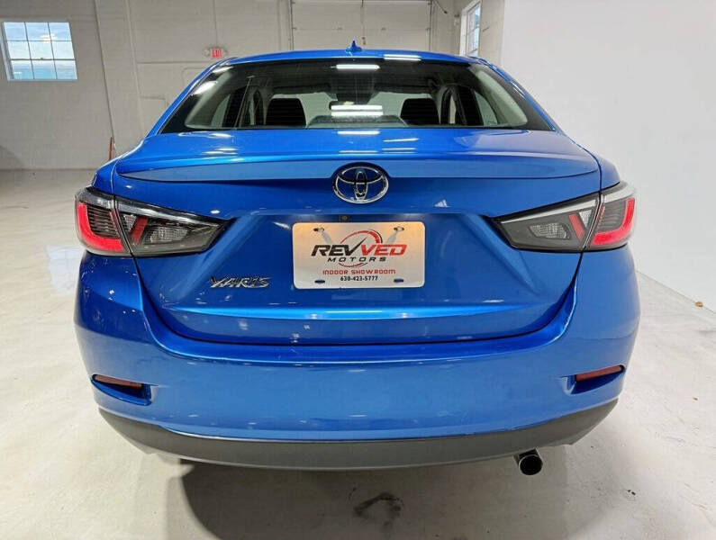 2020 Toyota Yaris LE