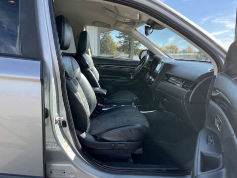 2020 Mitsubishi Outlander SE