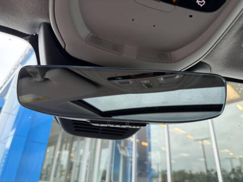 2024 Volvo XC40 B5 Ultimate Bright Theme