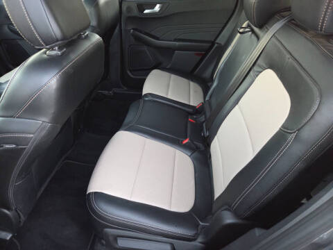 2022 Ford Escape Plug-In Hybrid Titanium