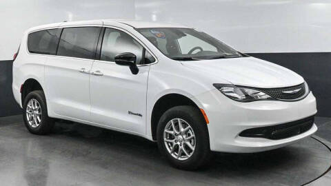 2025 Chrysler Voyager LX