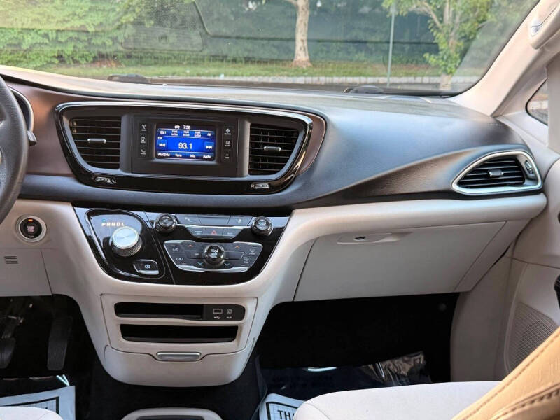 2017 Chrysler Pacifica Touring