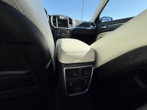 2023 Chrysler 300 Touring L