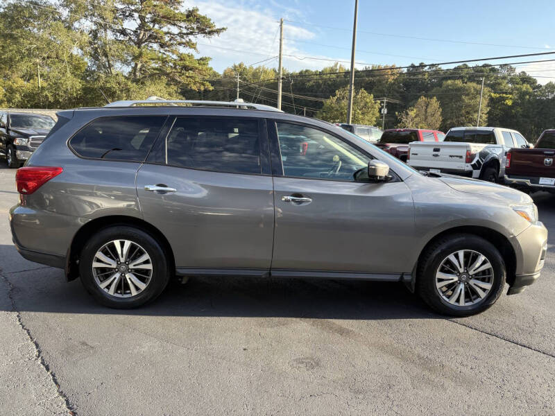 2017 Nissan Pathfinder SL