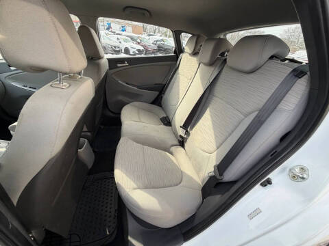 2016 Hyundai Accent SE