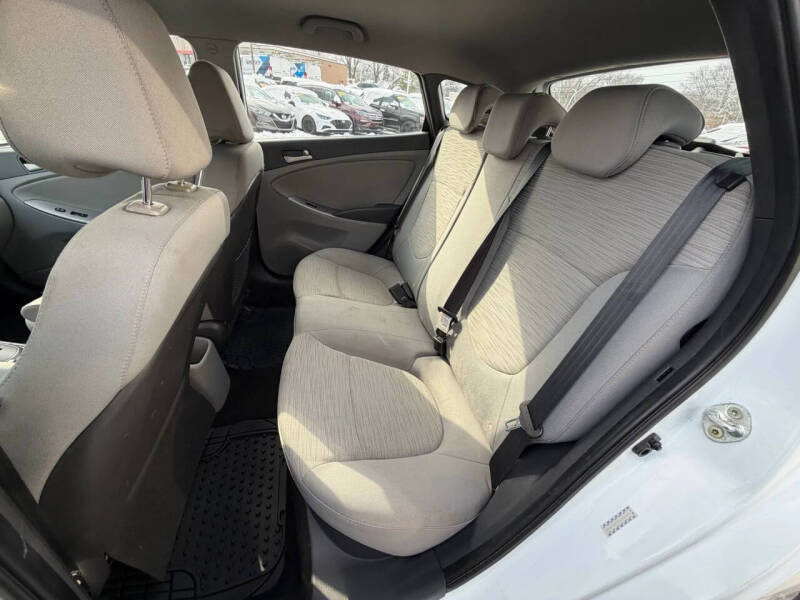 2016 Hyundai Accent SE