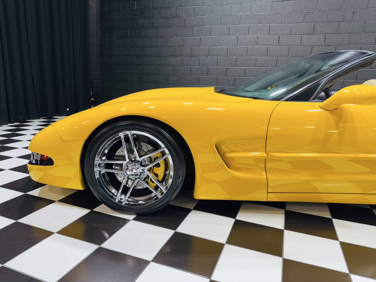2001 Chevrolet Corvette 32