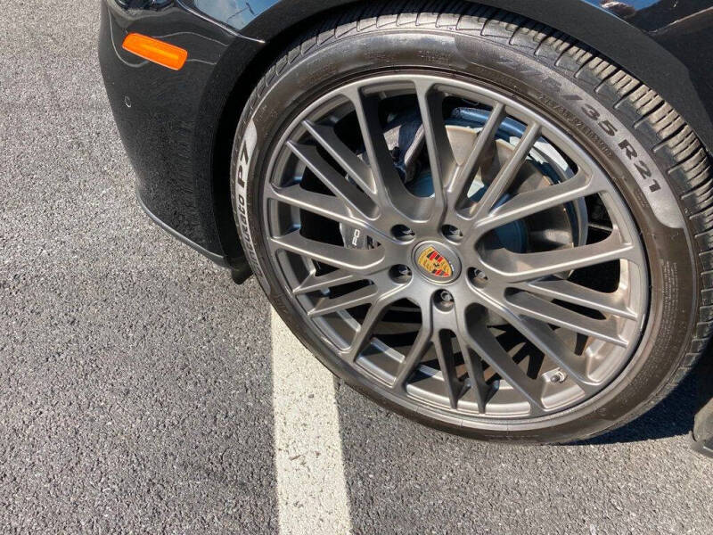 2023 Porsche Panamera 4 Platinum Edition