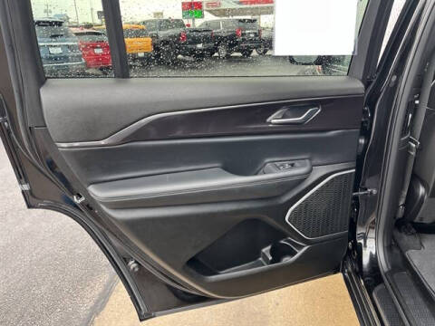 2022 Jeep Grand Cherokee L Altitude