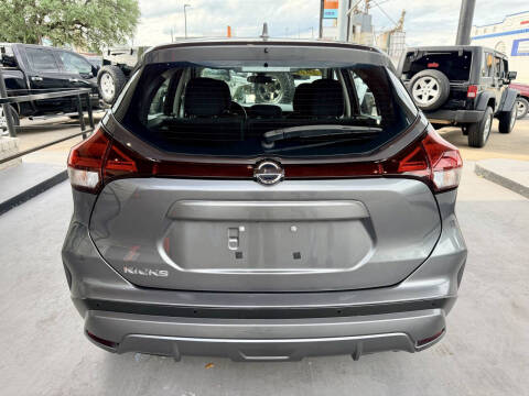 2021 Nissan Kicks S