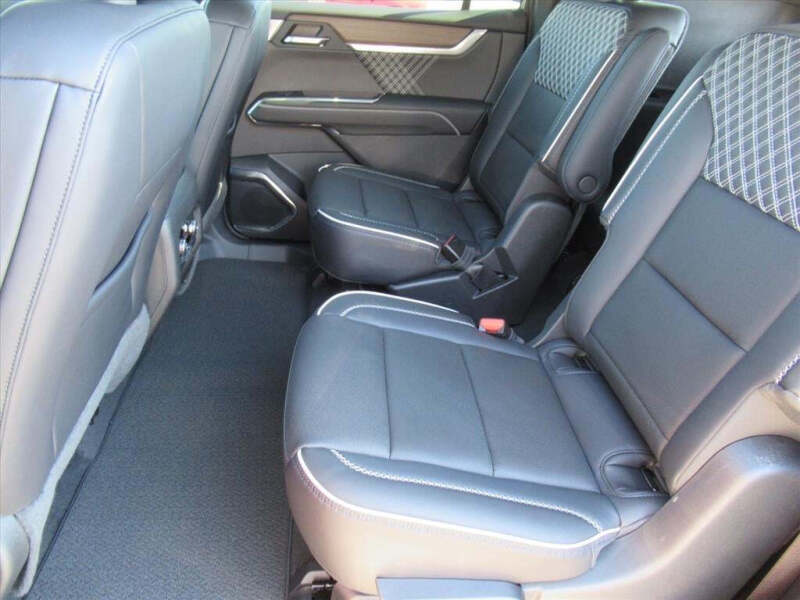 2024 GMC Acadia Denali