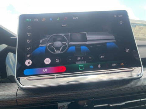 2025 Volkswagen Golf GTI SE