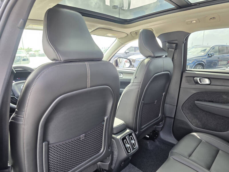 2026 Volvo XC40 B5 Plus