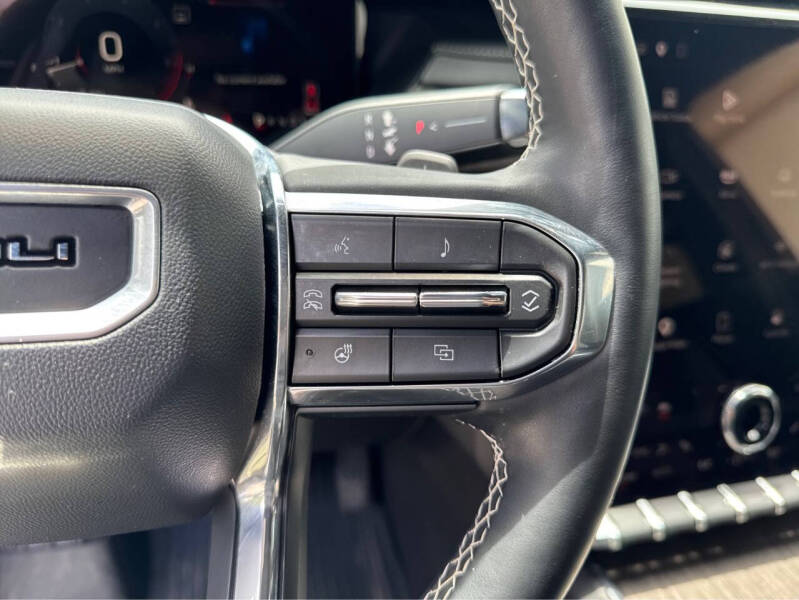 2025 GMC Acadia Denali