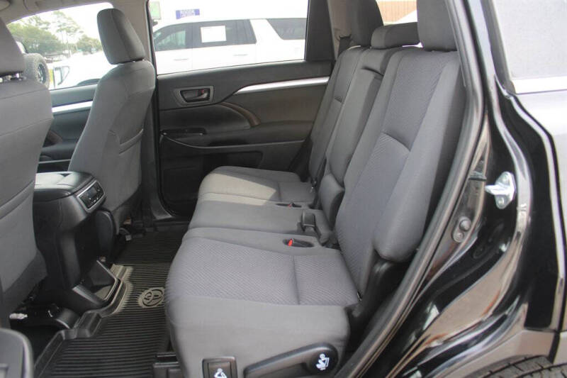 2019 Toyota Highlander LE