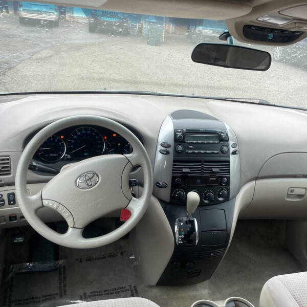 2006 Toyota Sienna LE 7 Passenger