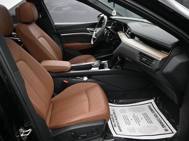 2024 Audi Q8 e-tron quattro Premium Plus