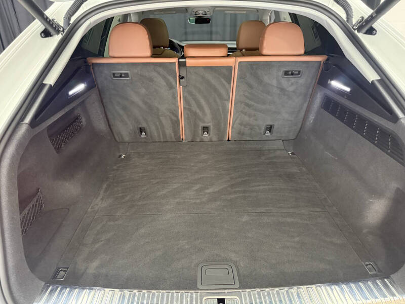 2023 Audi Q8 quattro Premium 55 TFSI