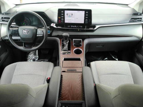 2023 Toyota Sienna LE 8-Passenger