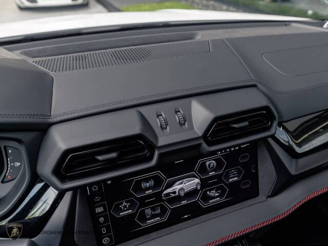 2025 Lamborghini Urus SE