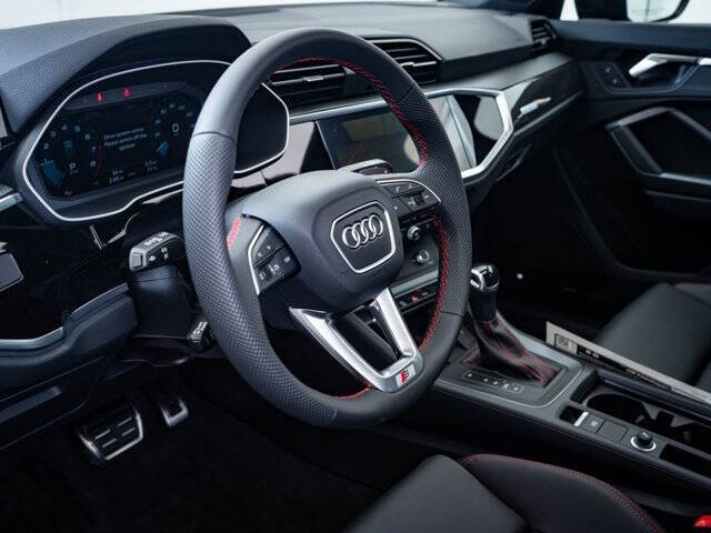 2025 Audi Q3 quattro S line Prem Plus 45 TFSI