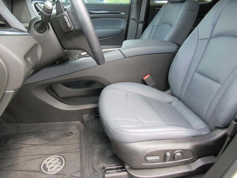 2022 Buick Enclave Essence